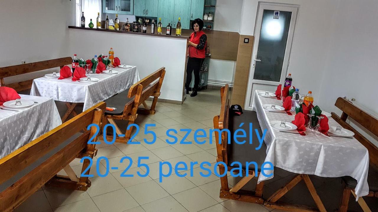 Hazanezo Panzio Bed and Breakfast Corund  Εξωτερικό φωτογραφία